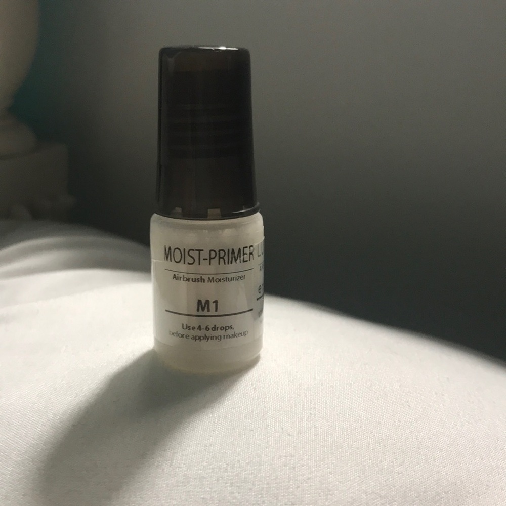 🆓‼️ w/ $20 Bundle! Luminess Air Moisturizer M1